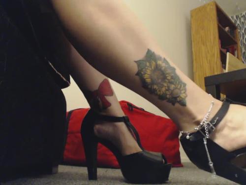 Giantess mistress wears high heels to tease man