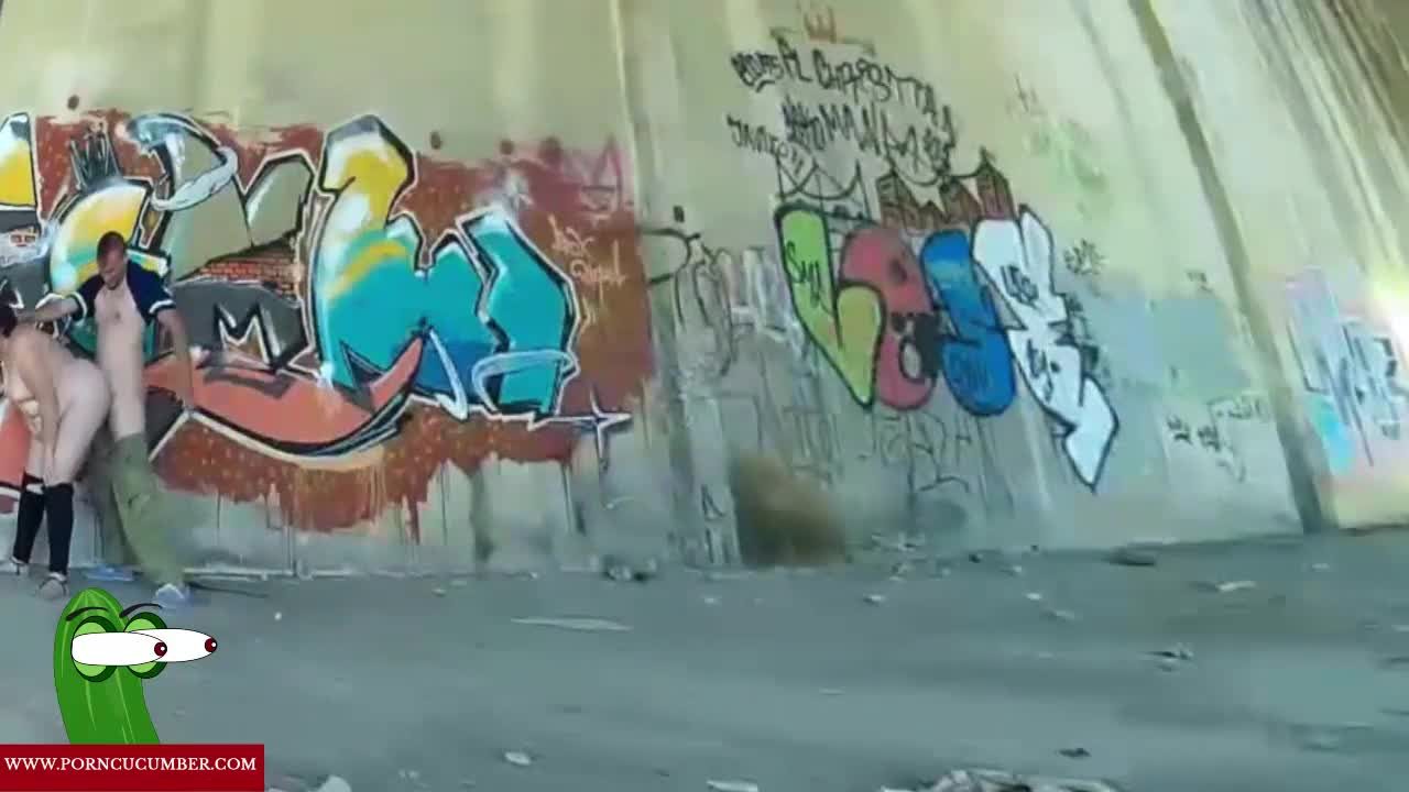 Fucking in the graffitis zone